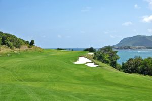 Cabot Saint Lucia (Point Hardy) 14th Approach